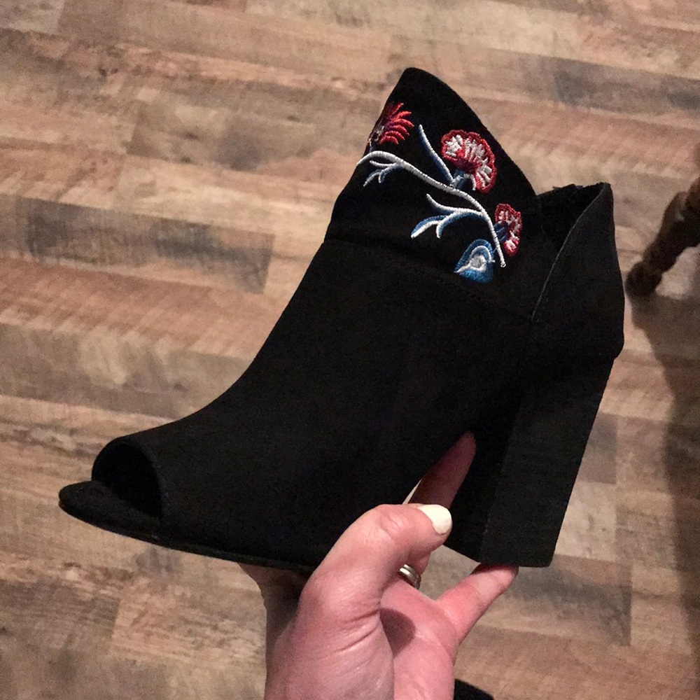 Sexy booties—Carlos Santana booties!